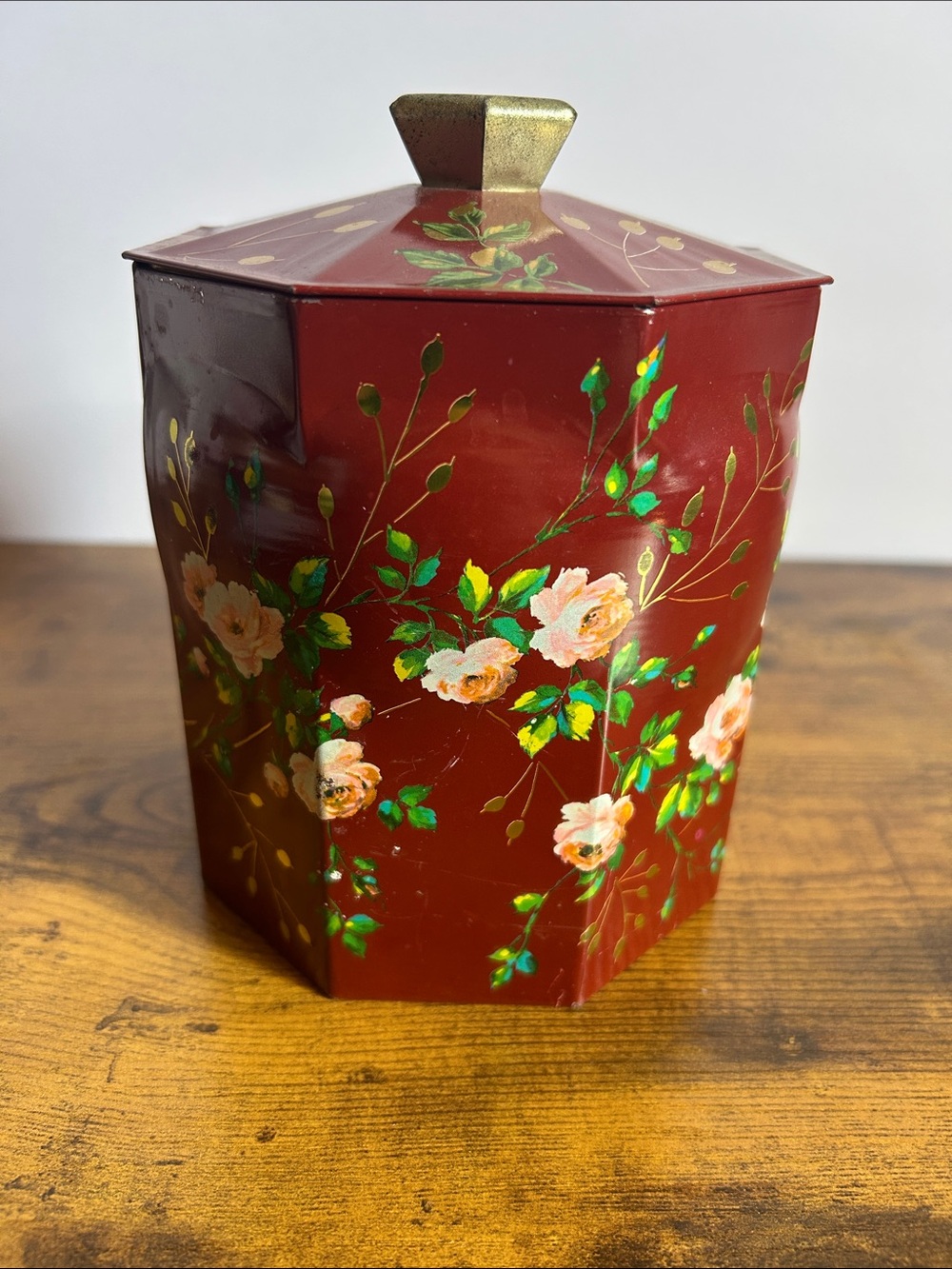 VINTAGE Daintee Toffee from England CANDY TIN PINK ROSES RED TIN GOLD ACCENTS